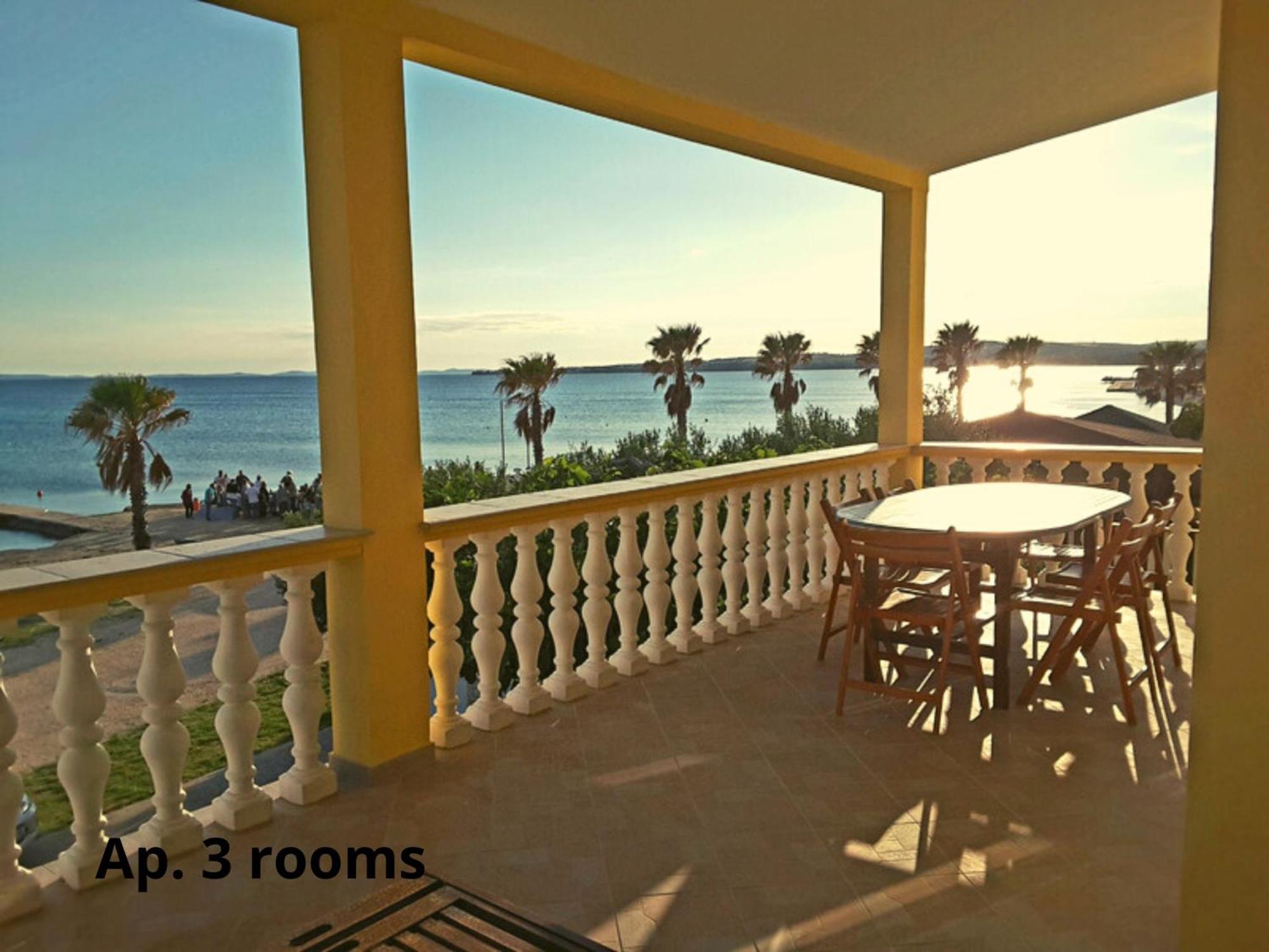 Deby Beach House Vir Luaran gambar