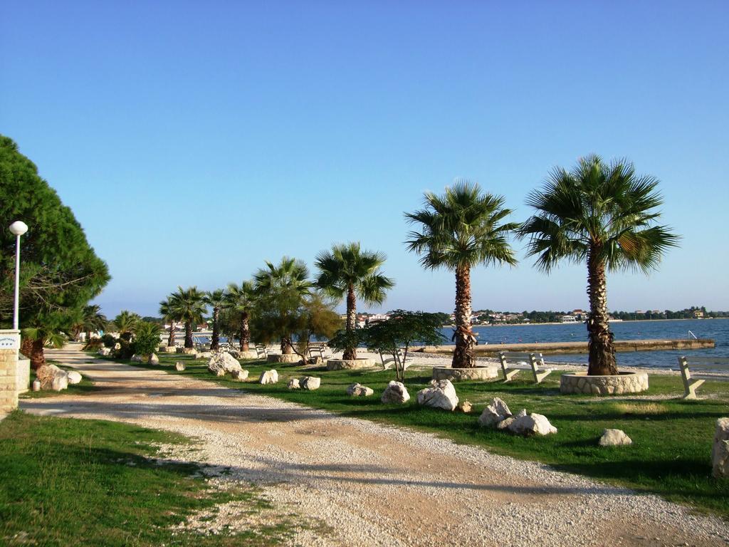 Deby Beach House Vir Luaran gambar