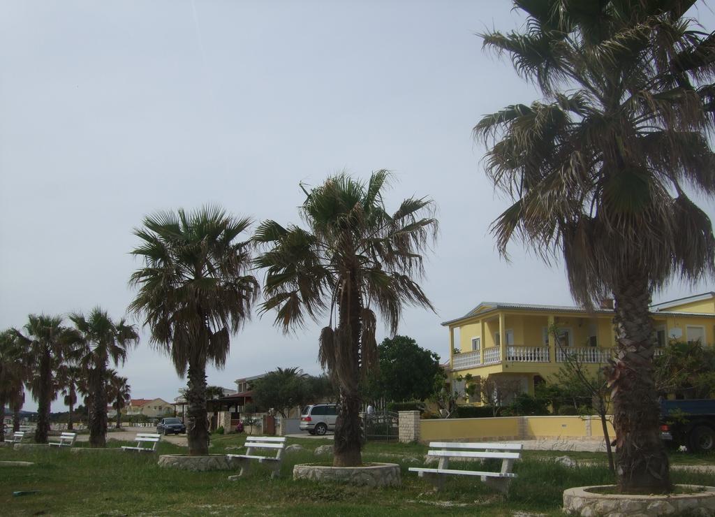 Deby Beach House Vir Luaran gambar